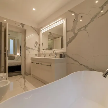 Ara Pacis Luxury Apartment