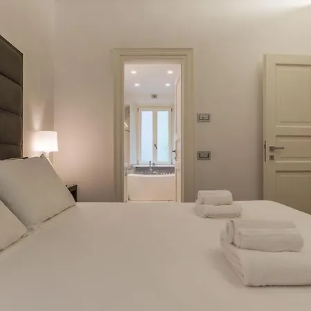 Ara Pacis Luxury Apartment