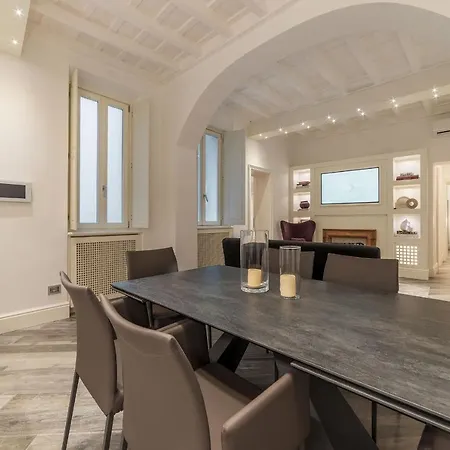 Apartment Ara Pacis Luxury Rome